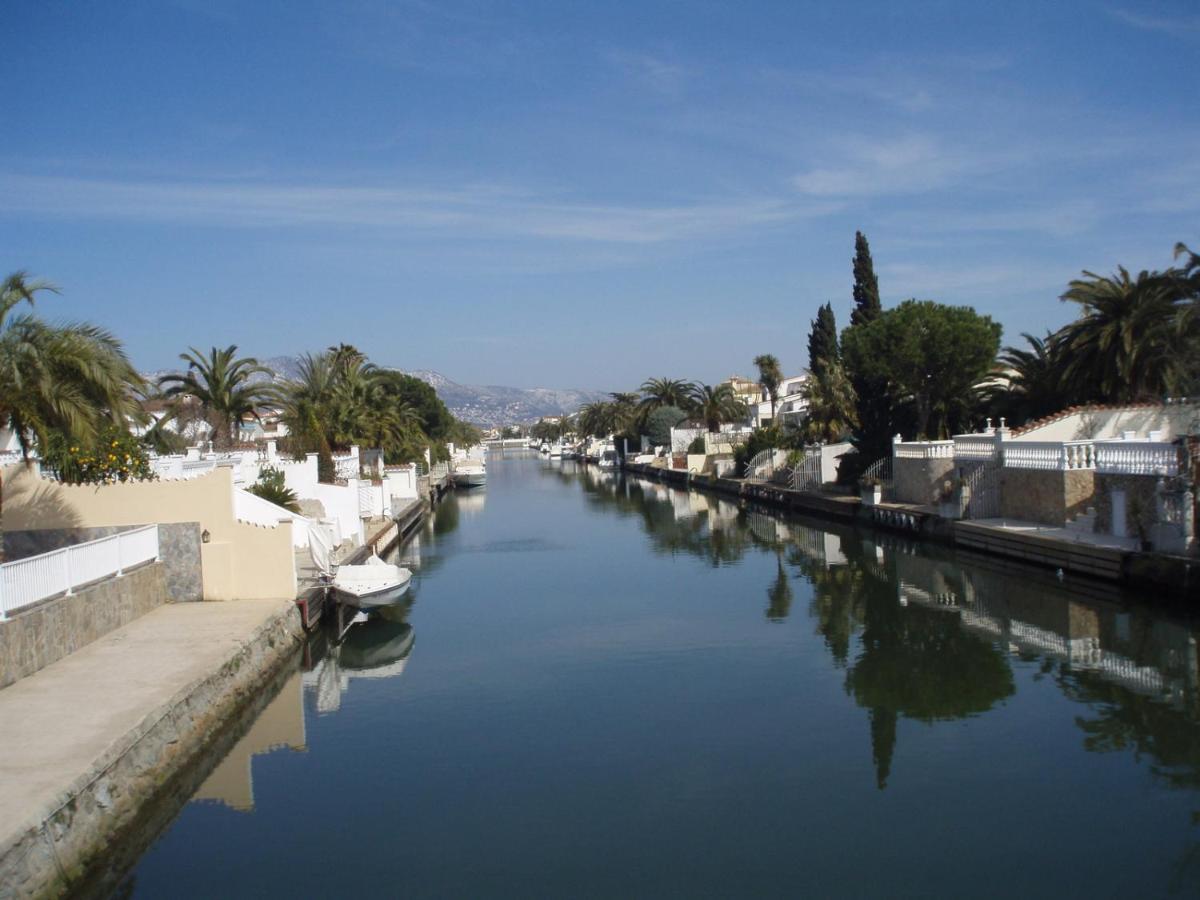 Apartamento Renovado, Luminoso, A 300M De La Playa Appartement Empuriabrava Buitenkant foto